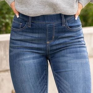 CELLO Covington Mid Ride Pull On Skinny Jean - Med Blue Wash - Size XL